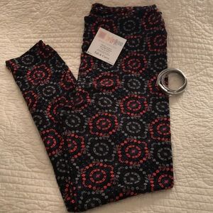 🔴SOLD🔴🆕 Tall and curvy Leggins